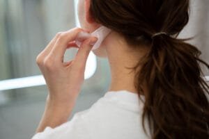 menghilangkan earwax yang aman