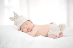 penyebab telinga bayi bisa bau