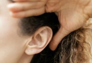 bengkak di belakang telinga