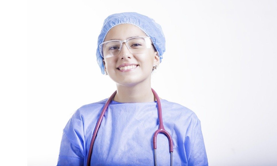 penyebab telinga gatal