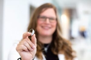 merek alat bantu dengar terbaik