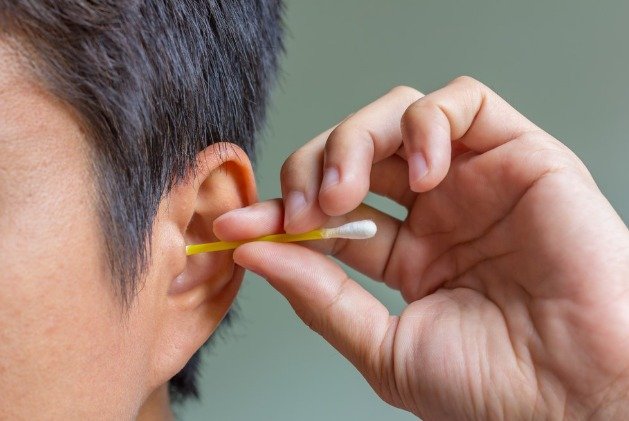 Telinga Terasa Tersumbat Setelah Memakai Cotton Bud